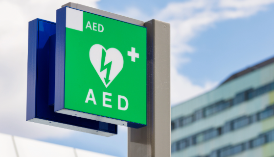 An image showing a green AED sign. 